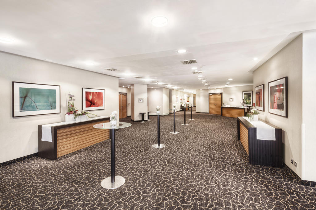Clayton Hotel Dusseldorf City Centre Εξωτερικό φωτογραφία
