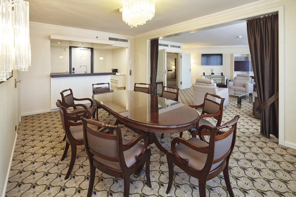 Clayton Hotel Dusseldorf City Centre Εξωτερικό φωτογραφία
